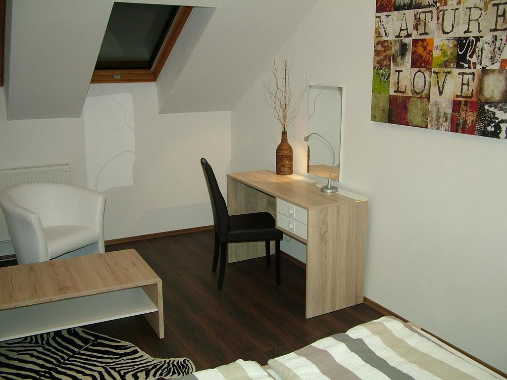 Korzo Apartman Кёсег Номер фото