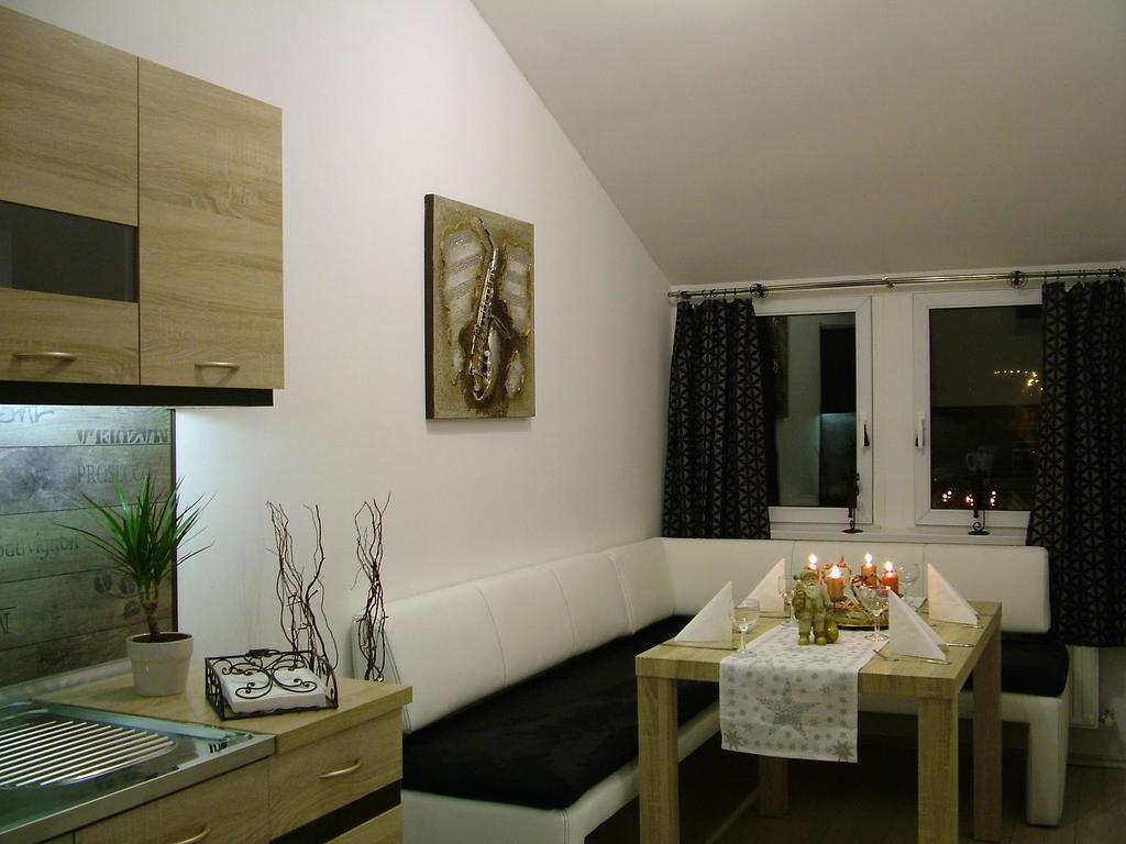 Korzo Apartman Кёсег Номер фото