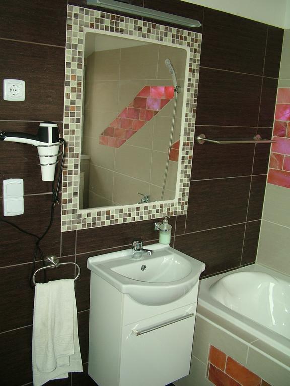 Korzo Apartman Кёсег Экстерьер фото