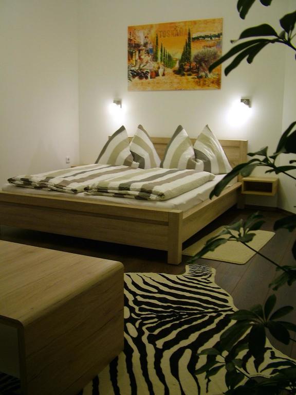 Korzo Apartman Кёсег Экстерьер фото