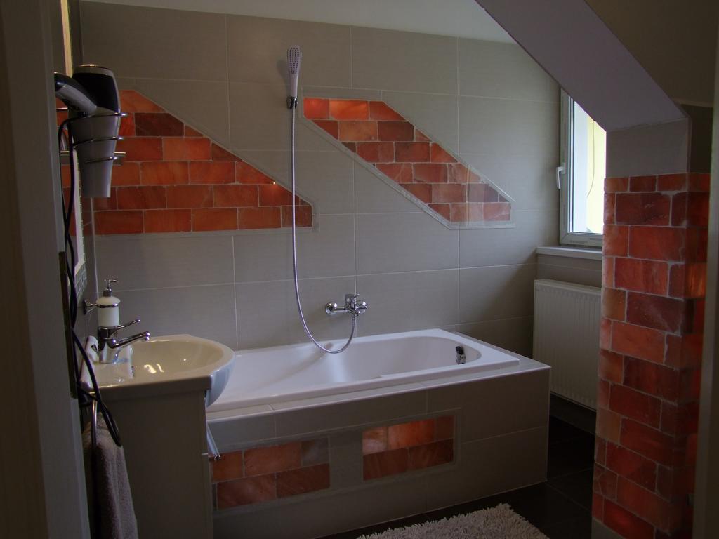 Korzo Apartman Кёсег Экстерьер фото