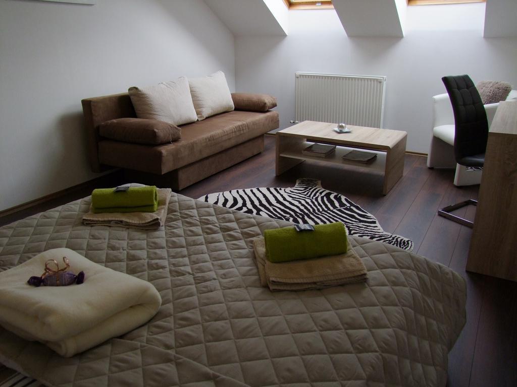 Korzo Apartman Кёсег Экстерьер фото